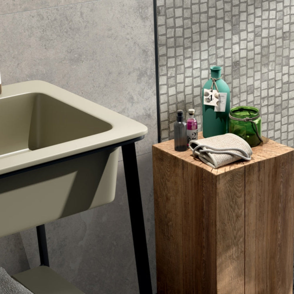 Gardenia Orchidea Origini Crux white porcelain tile on the wall